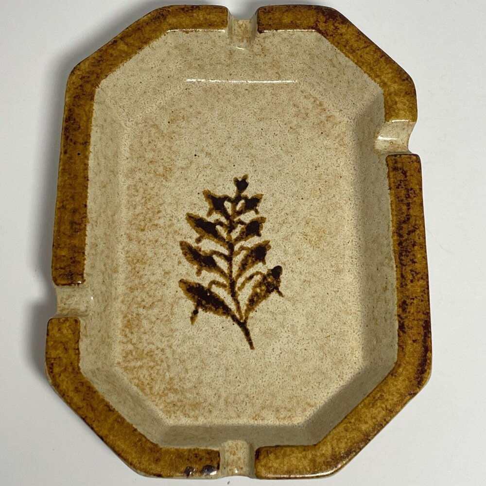 Pottery Craft Ceramic Mid Century Modern Ashtray Made In USA Tan Leaf Design - Picture 3 of 6